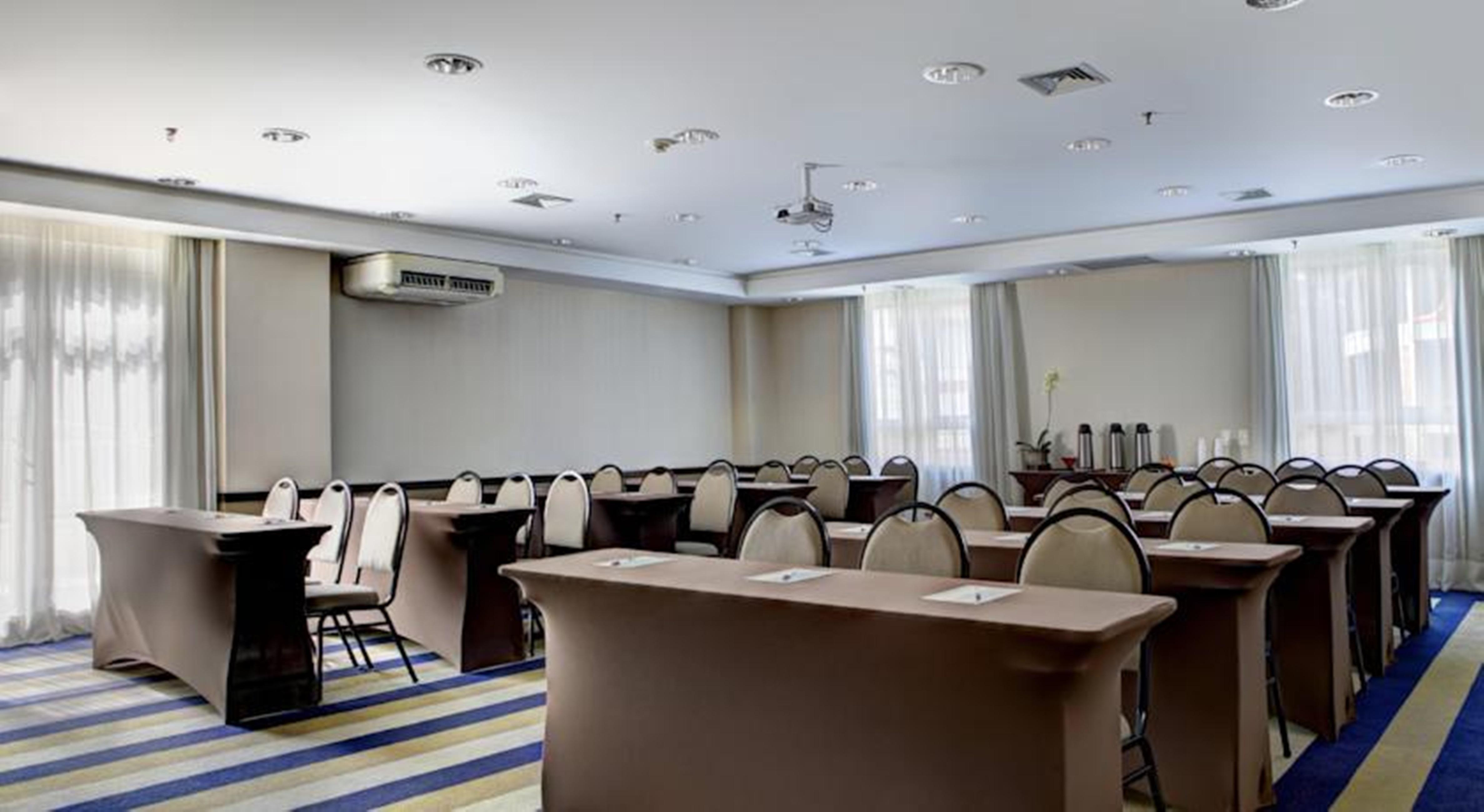 Quality Hotel Curitiba Extérieur photo