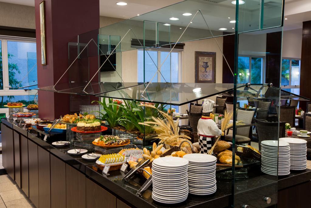 Quality Hotel Curitiba Extérieur photo